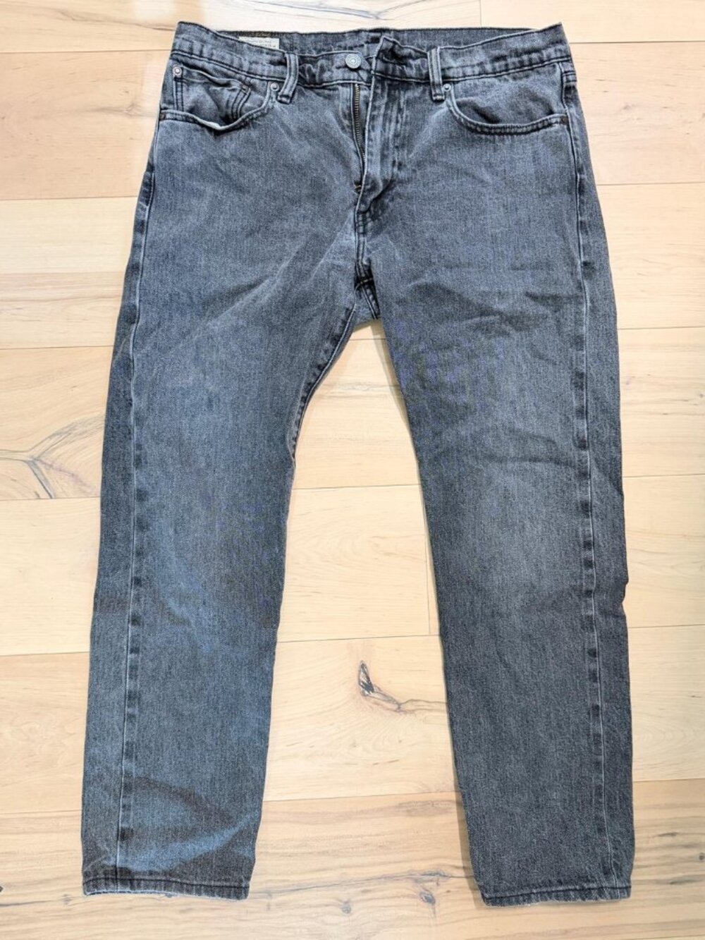 Levi's Premium 502 Taper Jeans in Charcoal Gray/Black (33W x 30L)